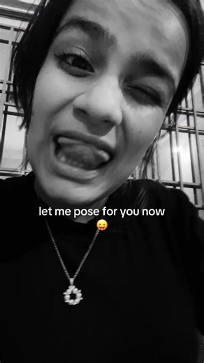 How to Pose for Photogenic Moments