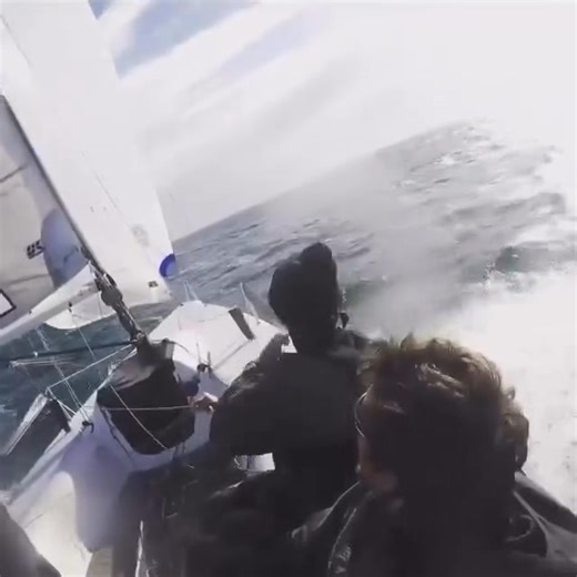 Nothing like a downhill sleigh ride and a great gybe to get the adrenaline going — from our Denmark loft! X-Drive sails and Matrix spinnakers make a winning combo: fast, fun, and ready for anything. #SailWithConfidence UK Sails Danmark Sailing Anarchy Yachting World Seahorse Sailing Magazine Scuttlebutt Sailing News | UK Sailmakers