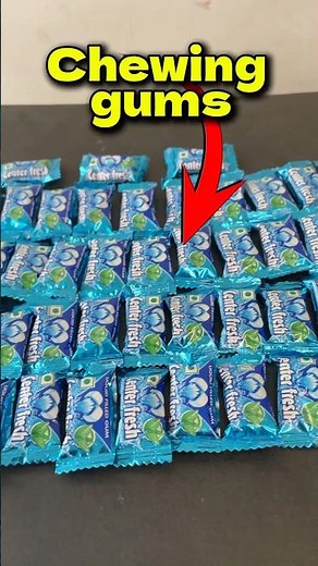 Eating 50 chewing Gums at once