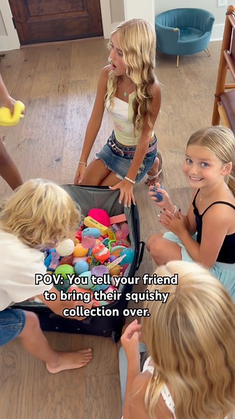 I can’t believe she brought her entire collection in a suitcase! 😂🙈 #shorts #friends #travel