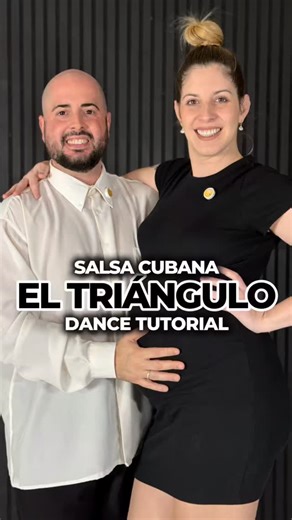 Naomi Moreno y Tomas Aceras on Instagram: "Figura Bayamo con un paseo típico del son y vuelta de sombrero para acabar: Triangulo. Utilizamos 3 figuras a la vez con historia, la primera vuelta a la derecha sumado a un desplazamiento del son cubano y el giro a la derecha de la chica con las manos cruzadas. Combo fácil y para toda la familia. gracias @abril.communitymanager por este tutorial de salsa cubana. #dancevideo #salsacasino #salsacubana"