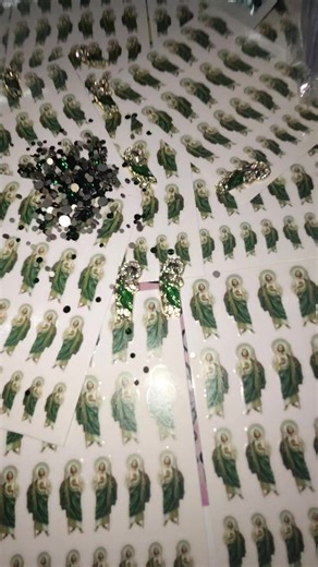 Videos de golden nails (@goldennailsbytonancyv) con “original sound - Exotiq Fiive02”