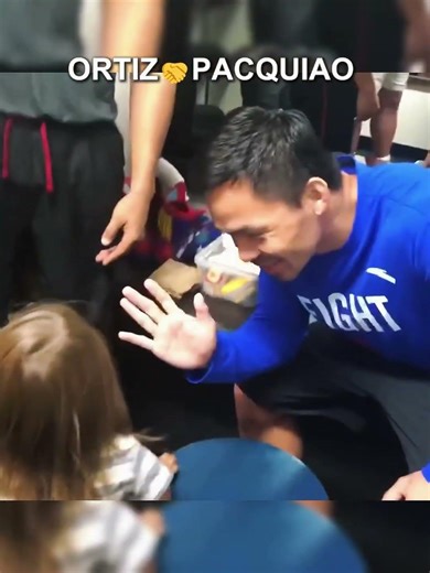 Victor Ortiz pays a surprise visit to Manny Pacquiao.