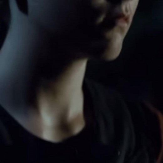 The actor of clove made up a backstory for clove which says “clove got pressured by her parents to volunteer for the hunger games”