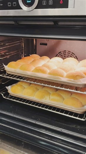 Best pandesal ever: soft, fluffy, and dangerously addictive 🤭☕#pandesal