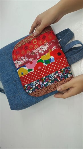 DIY Backpack from Old Denim Dress and Scrap Fabrics #diycraft #trending #bag #patchwork #crafts #fbviral #diy #diycrafts #fbreels #upcycling #handmade #craft | DIY Cheng