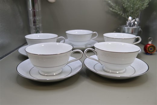 5 Noritake Buckingham Cups and Saucers, White Flowers, Platinum Trim - Etsy