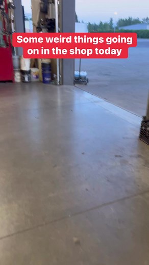 68K views · 197 reactions | Truck mechanic doing something unusual #mechanic #semitrucks #truck #trailer #trucking | Trucker O.G. | Facebook