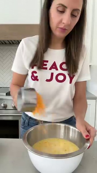 RECIPE: https://feelgoodfoodie.net/recipe/breakfast-egg-strata/ This Breakfast Egg Strata is a delicious vegetarian recipe that’s easy to make and grand enough to feed a family! | Feel Good Foodie