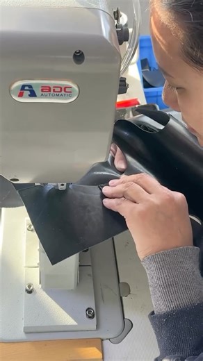 CHIG~Shoes ♛ LEAVE A NOBLE FOOTPRINT ♛ on Instagram: "Гутал хэр хугацаанд бүтчихэв ээ🤔 Ямар ч өнгийн дээл дээр зохих 🇲🇳Үндэсний гутал ✨38-44 размераар ‼️Цөөн тоогоор хийгдсэн гуталаа 👇 👩‍💻 https://chig-brand.com 📍🛒 Салбар Гранд Плаза их дэлгүүрийн 5 давхарт 505 “CHIG & Дархан савхи” 🕛 Өдөр бүр 10:30-20:30 📞 95538327 📍🛒Салбар 2 Худ 20-р хороо Мишээл экспо LITTLE VINECE Shopping mall C6 Цагийн хуваарь:10:00-20:00 Даваа гарагт амрана. Мяг-ням ажиллана. Утас:75050520 #гоёмөрөөүлдээ #арьс