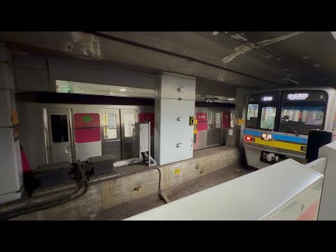 【4K高画質】【おそらく初の並びが実現！】西馬込駅で都営12-600形12-841編成（４次車）と北総（千葉ニュータウン鉄道）9800形9808編成が並んでいるシーン（2026.9.23.23:45）