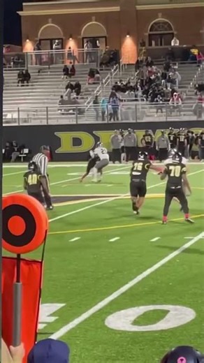 O #25 Varsity Wide Receiver Blocking