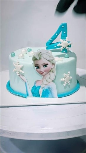 Elsa Cake Decorations 💖 Frozen 💖 Elsa The Snow Queen #cake #cakedecorating #cakes #cakedesign