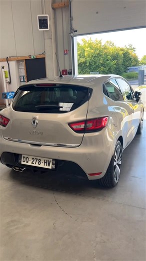 Clio 4 Initiale Paris 0.9 TCe 90cv 2016 — À vendre, 94 000 km