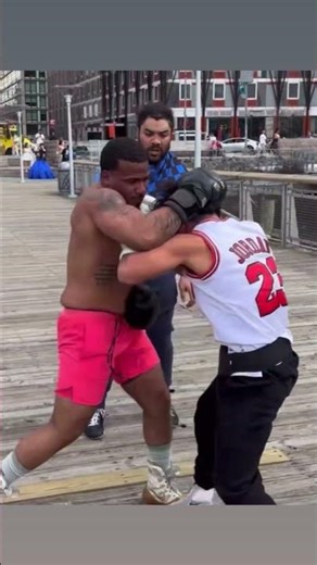 Lightweight sparring heavyweight!