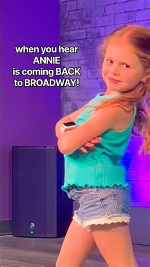 ANNIE! 👩🏼‍🦰 HARD KNOCK LIFE! 🎶 BROADWAY! 🎭 #shorts #viral #trending #song #singer #dance #music