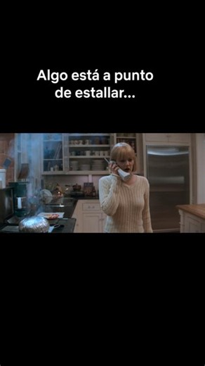 Cuando la SPOOKY SEASON llama, nosotras cogemos el teléfono. Igual que Drew Barrymore. #Scream 1, 2 y 3 ya están disponibles.