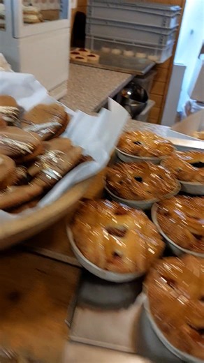 Dnešní stánek v Nosislavi Masarykova 332 od 9 do 13hod Mallorca #Mallorca #food #instagram #italy #italianfood #italy #verona #venezia #bologna #food #dolce #style #sweet #sweetbar #barcelona #spania | Martin Beránek