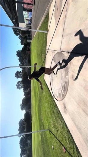 #trackandfield #throwing #discusthrow #track #fieldevent #discus #sports #athelete #field #trackwork