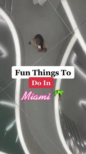 Superblue Is Such A Cool Light Based Display In The Heart Of Miami. #Superblue #superbluemiami #miami #thingstodoinmiami #museum #museumlover #familyfuntime #familyfun #kidsactivities #familyactivities #miamitravel | Blogionista Travels