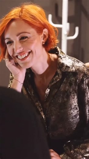 Natasha St-Pier on Instagram: "We wish you a merry christmas 🎶🎵 Dans un mois, c’est Noël.🎄 J-30,❄️ qui a déjà installé son sapin ici ?"