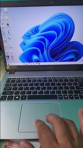 use of three fingers on laptop touchpad #laptop #touchpad