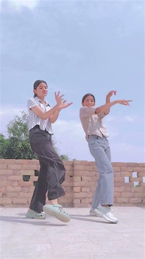 Crazy habibi vs decent baby 😘😘# Dance # shorts #IamAnanyaDevpal