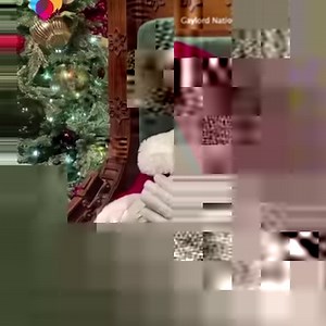 Children who are deaf or hard of hearing got to talk to Santa Claus – in sign language | The Uplift