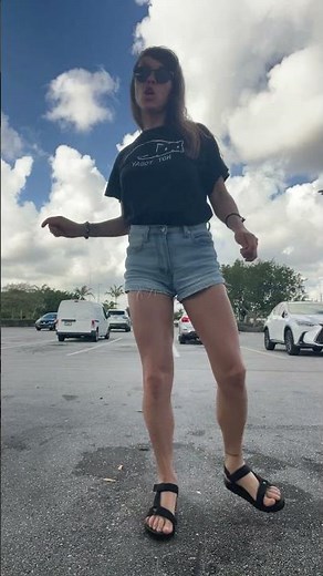 Friday dance 🕺🏻 #foryou THANKS GOD ITS FRIDAY 🥳 let’s dance #bestshuffle #shuffledance
