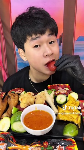 Mukbang Chân Gà Bà Tuyết: Thưởng Thức Từng Vị