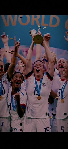 will never let this team go 😢#uswntsoccer4life #uswntsoccer #freindshipgoals #fyp #soccer #lfg #alexmorgan #wwc2019 #meganrapinoe