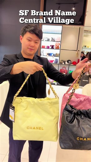 SF Brand Name is Authentic High-end brandname goods such as Prada, Gucci, Hermes, Chanel, Louis Vuitton, Balenciaga, both new and pre-loved (second hand) at irresistible prices!! Best Brands Shopping at Central Village Bangkok. Contact Details Khun Sood 02-821-6444 02-550-6555 @sfbrandname Dm to ask for more information or add line @sfbrandnamebkk @centralvillagebangkok @onlyinbangkok @bangkok_shopping_bags @thailand.explores @Sfbrandname_th #sfbrandname #centralvillage #centralvillageoutlet #ce