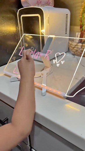 21 reactions | I can’ t believe no one invented this until 2025✨Kids Go Crazy for This Festive LED Drawing Board  Fun & Creativity in One Deal ✨ https://t.site/4pimDyI | De-Entityan | Facebook