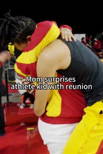 Mom surprises athlete kid with reunion#SportsMoms #AthleteMoms #MotherSonBond #UnconditionalLove #Sports #fyp #usa🇺🇸