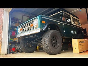 How to Remove an Early Bronco Hardtop with the @Fleximounts GL1 Garage Lift