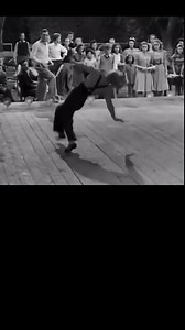 June Preisser war eine amerikanische Schauspielerin, die in den späten 1930er und in den 1940er Jahren in Musikfilmen beliebt war, von denen viele von ihren Fähigkeiten als Akrobatin profitierten. | René Böhme