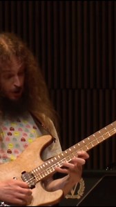 Guthrie Govan (The Aristocrats) #guitarsolo #guitar #guthriegovan #thearistocrats | Shred Music TV