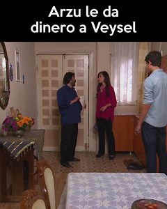21K views · 832 reactions | Arzu le da dinero a Veysel | #Elif en Espanol Capitulo 26 | Elif en Español | Facebook