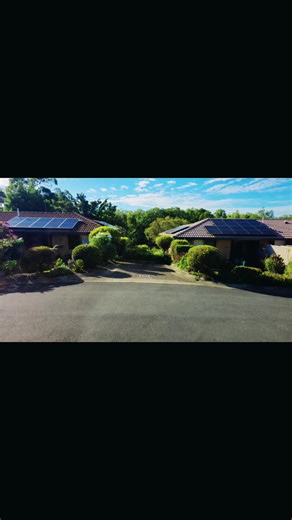 Apprentice Ash. In training mode. Hedging and detailing this village. #excelgroundsmaintenance #GoldStandardservice #weloveretirement #apprenticeships #safetyqualityefficiency