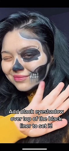EASIEST skull makeup tutorial, I promise! 💜 #SoFiMoneyMoves #easyhalloweenmakeup #halloweenlook #skullmakeup