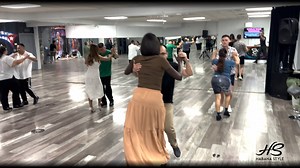 Salsa group classes in Las Vegas! 💃🕺 I'm excited to share with you the passion for salsa at Habana Style Dance Company. In our dance school, located at 6366 W Sahara Ave, Las Vegas, NV 89146, we offer you the opportunity to dive into the vibrant world of salsa. ✨ What can you expect? Exciting and fun dance classes. Passionate and experienced instructors. An inclusive environment for beginner and intermediate levels. Did you know that your first class is 50% off? It's the perfect opportunity to