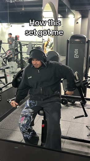 This bicep curl was heavy had to Let it out #gym