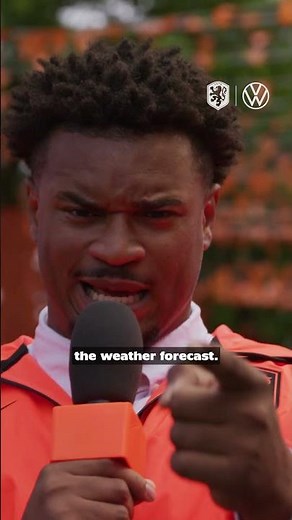 Legendary Oranje twins Willy & René meet Weatherman Kay 😎 🧡#NothingLikeOranje #InTheMorning