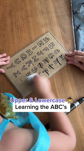 Learning the ABC’s while they play 🔍 #learnthroughplay #sensoryplay #montessoritoddler #prektips