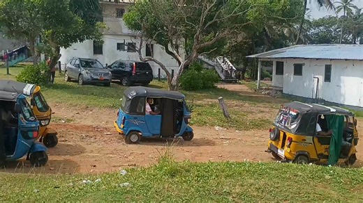 The bodies of two men, aged 32 and 28, who drowned in the ocean near the Polotoree and Barchue Town areas of Congo Town on New Year’s Day, are taken away after being washed ashore by the waves. Reports indicate the deceased were best friends, and one lost his life while trying to save the other | SPOON TV LIVE