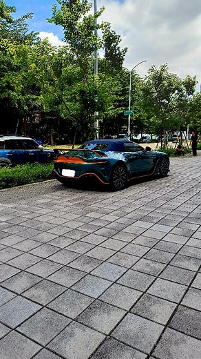 1/249 World Aston Martin Vantage V12 Roadster Engine start up @astonmartintaiwan #taiwan #taichung #astonmartin #vantage #astonmartintaiwan #vantagev12 #v12 #vantagev12roadster #vantageroadster #astonmartinvantageroadster #敞篷 #敞篷車 #astonmartintaichung #超跑 #阿斯頓馬丁 #奧斯頓馬丁 #阿斯頓馬丁vantage #臺灣超跑 | 森錫安ZionSen | Facebook