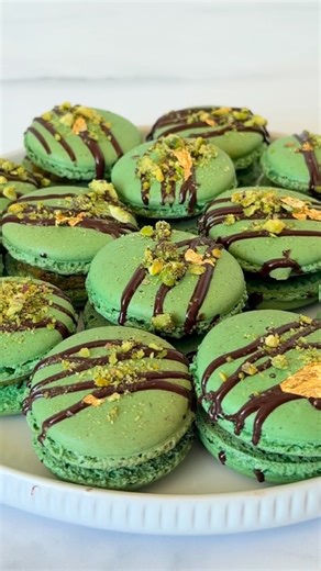Macaron magic, made easy 💚 Here’s everything we used to whip up these festive Dubai pistachio macarons: 💚 Reusable Piping Bag Set with nozzles for perfect piping precision 💚 Mixing Bowl 💚 Medium Oven Liner with handy macaron guides 💚 Rose Gold Oven Tray 💚 Grazing Box to pack and gift your bakes in style Discover this incredible recipe on Cookidoo®. | TheMix Shop New Zealand