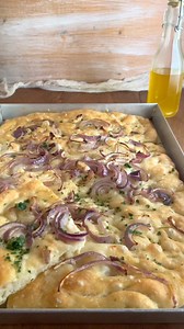 14K views · 622 reactions | L'adoro! Focaccia alla cipolla! https://blog.giallozafferano.it/creandosiimpara/focaccia-alla-cipolla/ | Creando si impara | Facebook