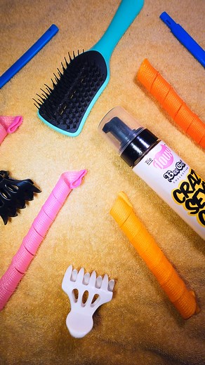 Aleia | Hair + Health on Instagram: "Have you tried Curlformers on your natural hair yet friends? If not, check out my step by step tutorial on how I completed this look! My name is Aleia, I show people how to achieve cute and curly heatfree hairstyles. Make sure you give me a follow if that is something you’re interested in. 🩷✊🏾 Products used ⬇️ Curlformers- listed in my Amazon store under black hair care Super-Charged Honey Setting Foam - @ilovethedoux The Ultimate Vented Hair Brush - @tangl