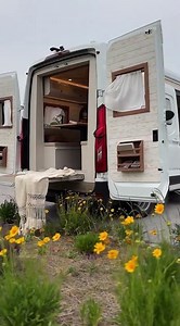Factory-Direct RV Bliss: Your Dream Home on Wheels!